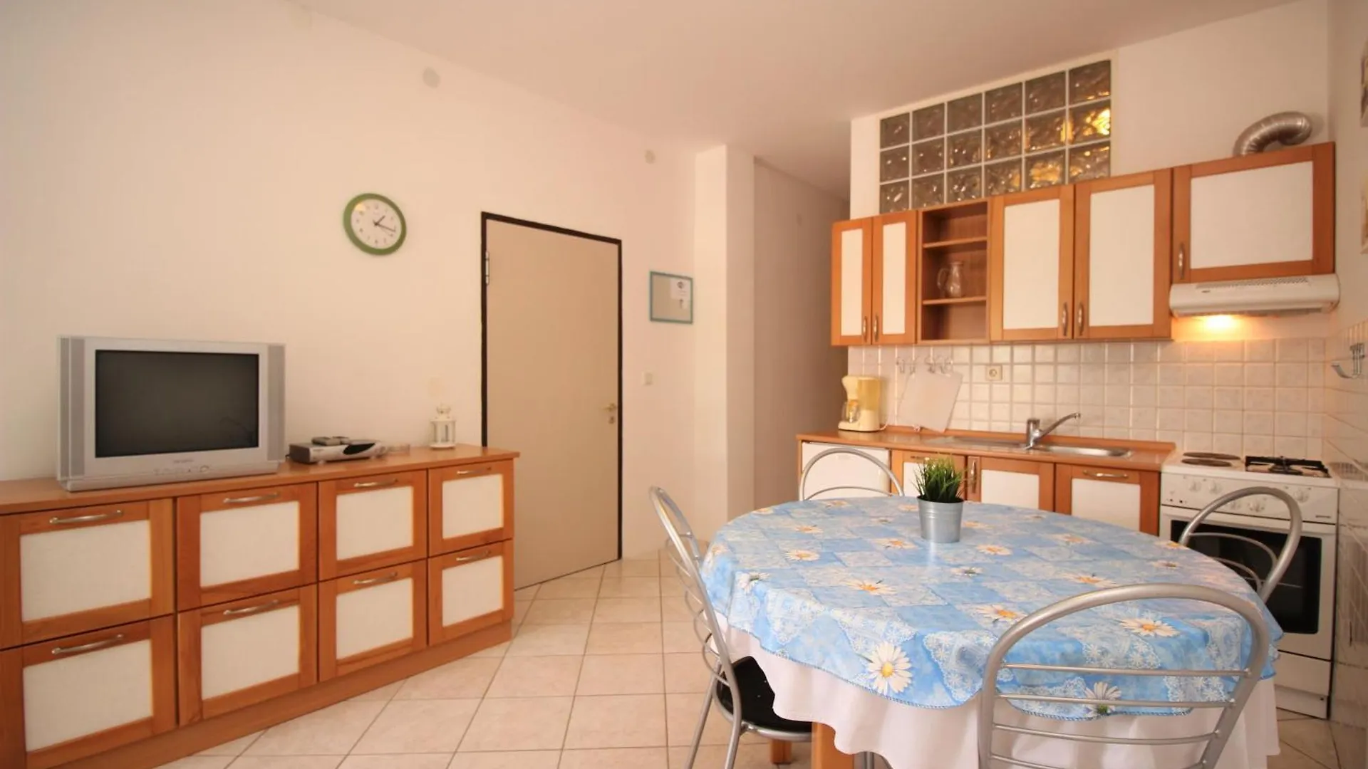 Apartments With A Parking Space Baska, Krk - 24184 Chorvatsko