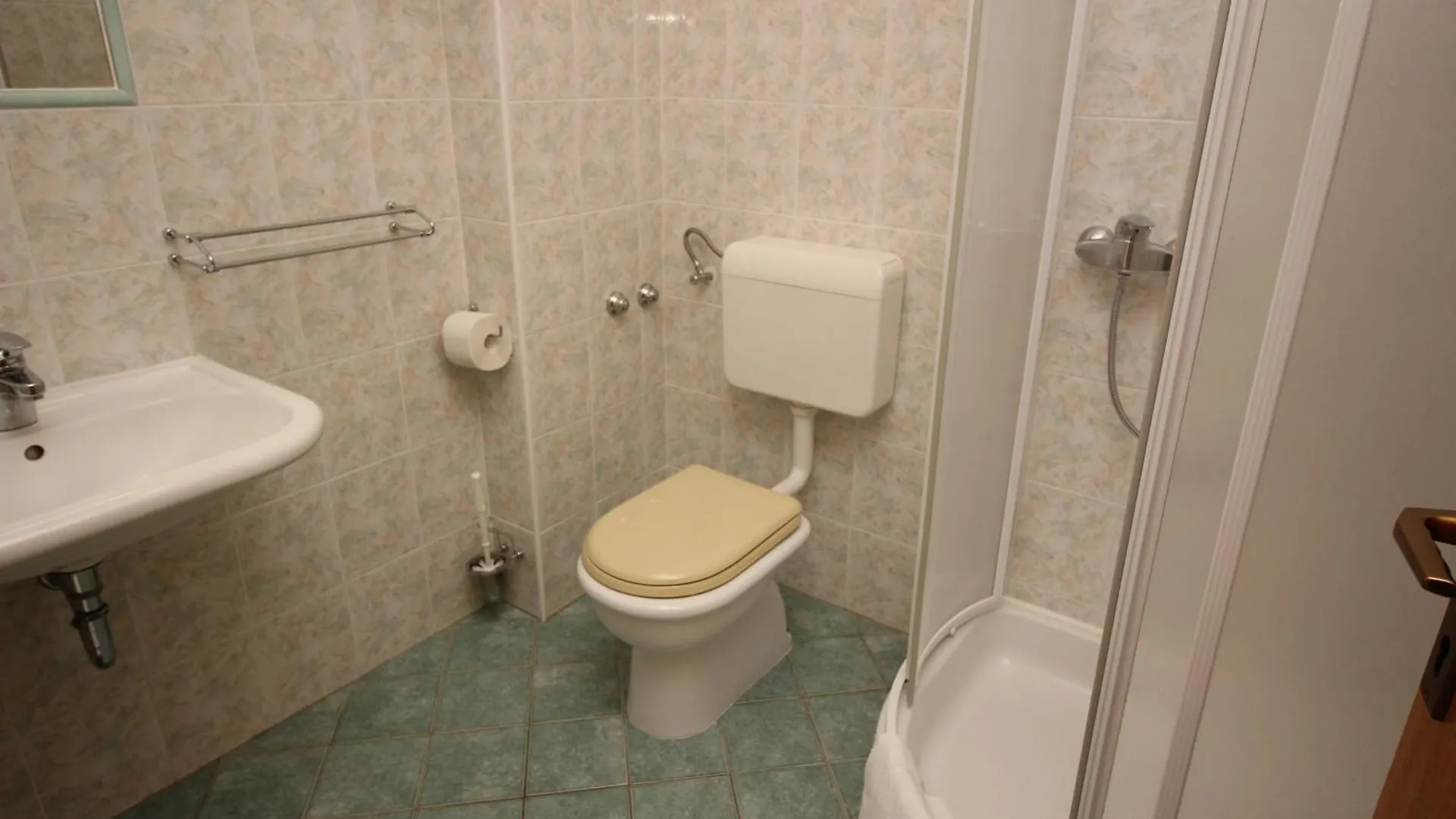 Apartments With A Parking Space Baska, Krk - 24184 Chorvatsko