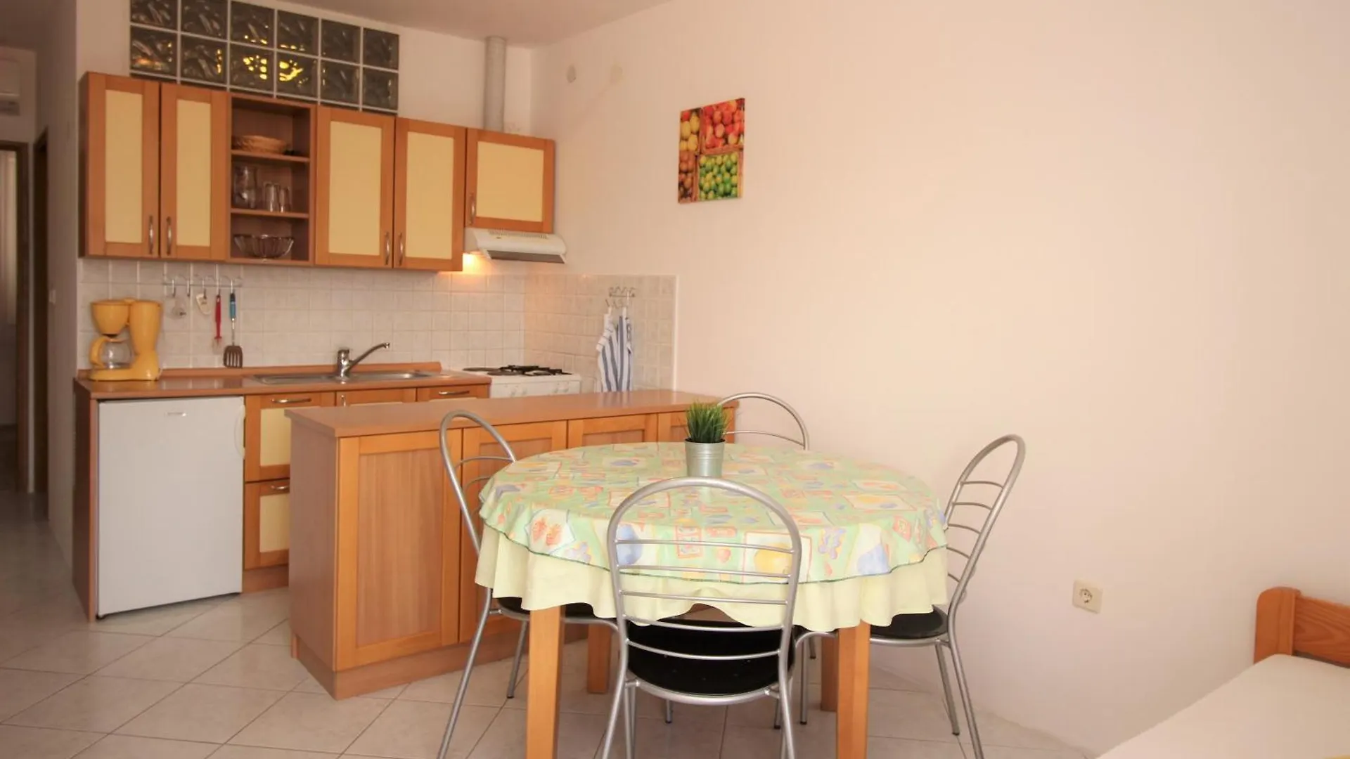 Apartments With A Parking Space Baska, Krk - 24184 0*, Baska (Krk)