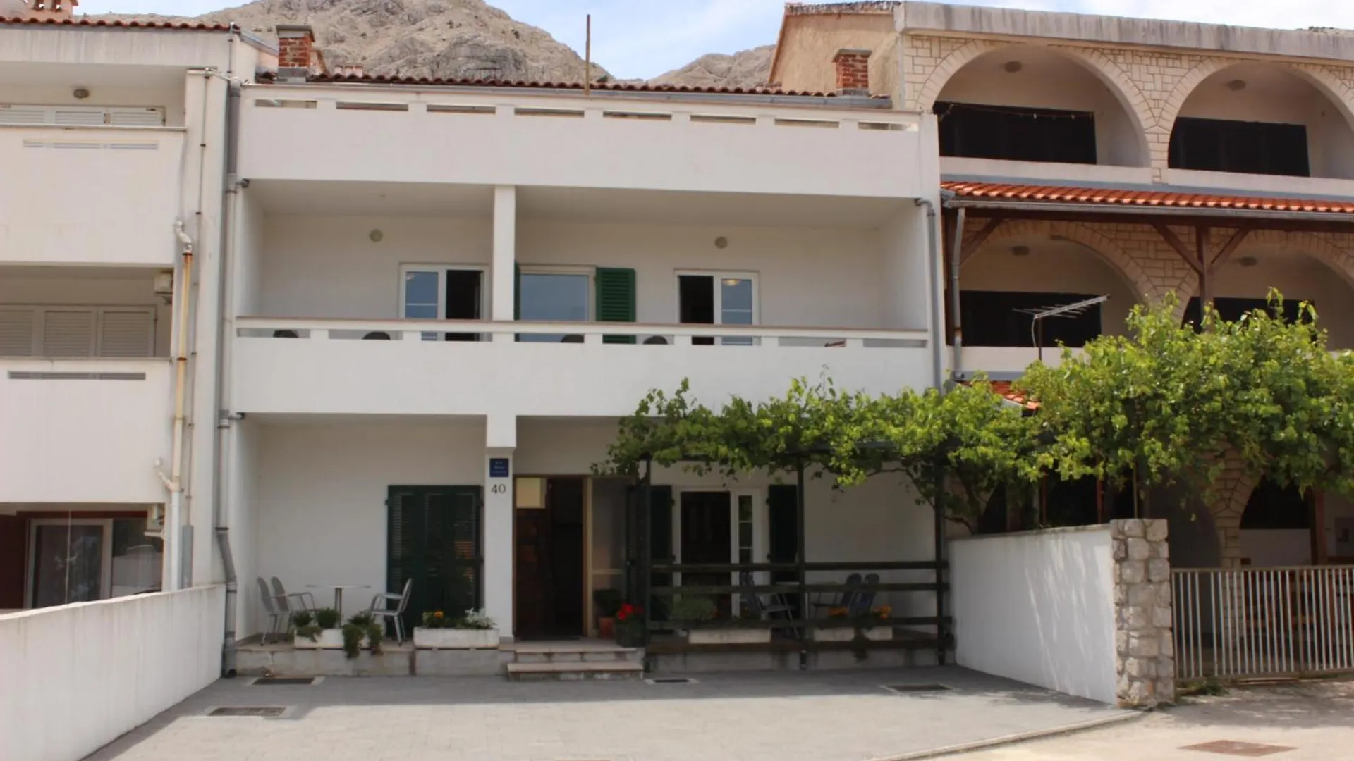 Apartments With A Parking Space Baska, Krk - 24184 Baska (Krk)